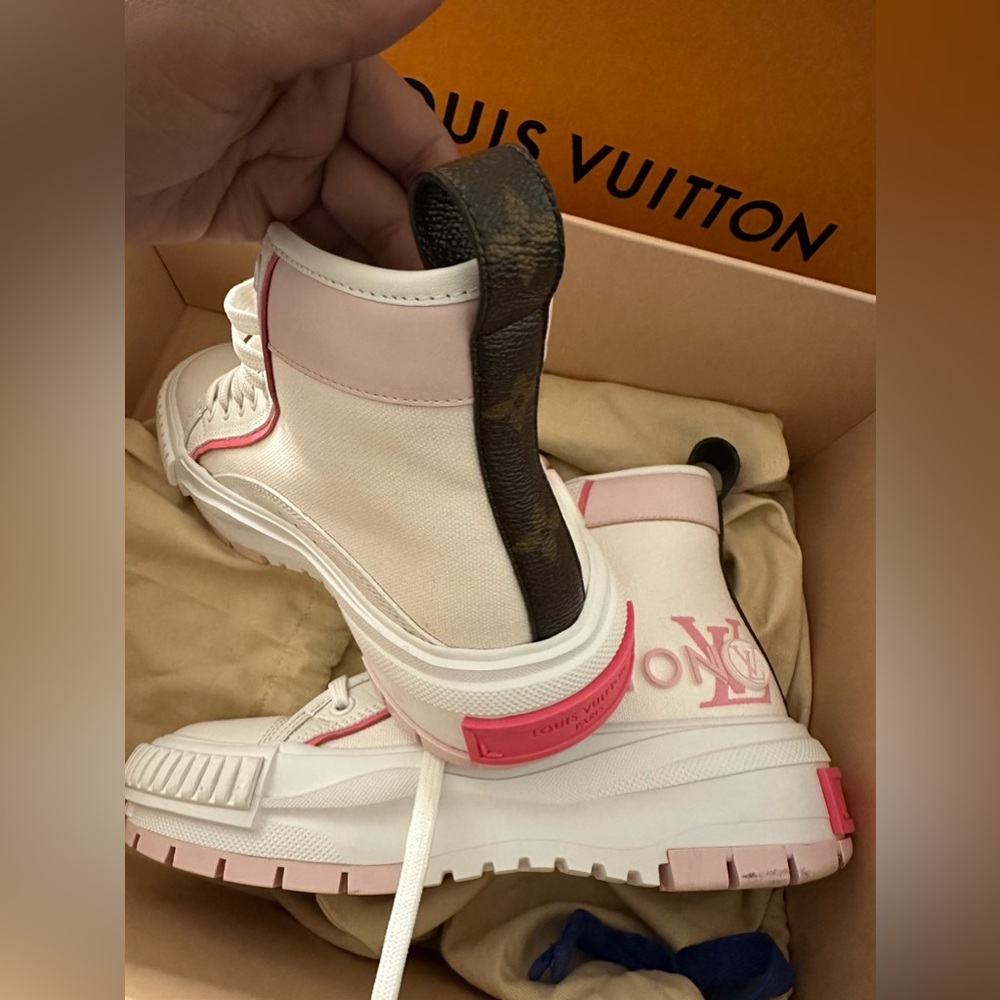 Louis Vuitton Boot - Louis Vuitton Squad Sneaker Boot - Picture 4 of 5